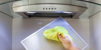 Cum cureți rapid filtrele de la hotă – Simplu si eficient