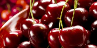 Consumul de CIREȘE ameliorează DURERILE articulare, reumatice, combate anemia și ajută la buna dezvoltare a copiilor