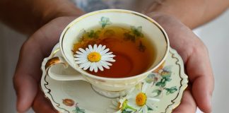 Ceaiuri pe care să le consumi seara – Curăţă ficatul şi te ajută să slăbeşti