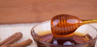 Miere cu scorțișoară – O combinaţie extraordinară care te va scăpa de 5 probleme