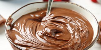 Cum se face crema de ciocolată – Perfectă pentru toate tipurile de prăjituri sau torturi