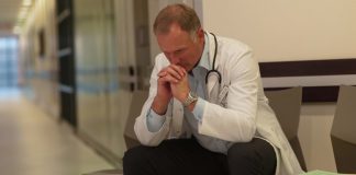 Revolta unui medic din Romania: „I-aş da afară pe toţi doctorii din spitalele de stat care iau bani de la pacienţi“