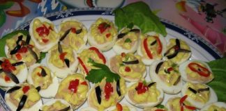 Ouăle umplute sunt nelipsite de pe masa noastră de Revelion. Și anul acesta le voi face. Încearcă și tu rețeta de anul nou, e genială: