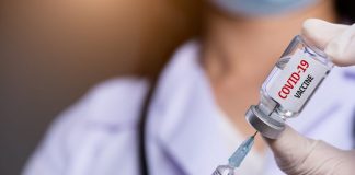 Vaccinul Pfizer contra COVID: Lista ingredientelor, ce efecte secundare are și cine NU TREBUIE să-l facă