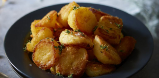 6 reguli de aur pentru cartofi crocanți la cuptor