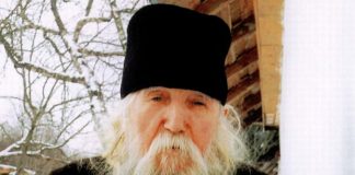 Părintele Cleopa ne învață rugăciunea din 13 cuvinte: “Minunile vor apărea în viața ta dacă o rostești”