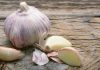 10 motive pentru care trebuie să mănânci usturoi în fiecare zi