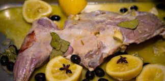 Cum scoți mirosul de oaie din carne? Sfaturi utile de la un Chef bucătar și o rețetă tradițională de pastramă de oaie.