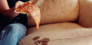 Cele mai bune trucuri casnice pentru îndepartarea petelor de ulei