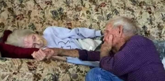 Povestea care a emoționat tot internetul! Doi bătrâni au purtat un dialog care i-a făcut pe mulți să plângă. Ce a putut să îi spună soțul soției sale și care a fost dorința ei.