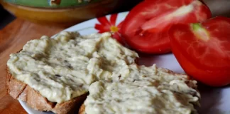 Salată delicioasă de vinete cu iaurt grecesc și susan – Cea mai savuroasă gustare!