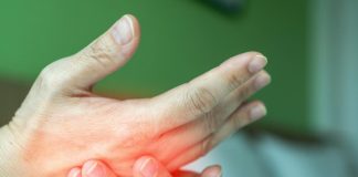 Mâini amorțite? Iată ce afecțiuni pot ascunde!
