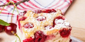 Prăjitură cu vișine și smântână – un deliciu de sezon