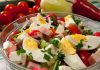 Salată bulgărească – perfectă pentru a fi consumată în zilele de vară!