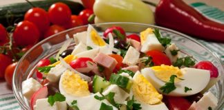 Salată bulgărească – perfectă pentru a fi consumată în zilele de vară!
