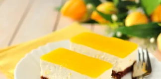 Prăjitura Fanta – un desert simplu și delicios, cu blat de cacao, cremă de brânză și jeleu de portocale!