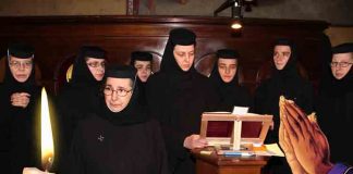 Rugăciunea de Miercuri, rostită cu mare slavă de măicuțele de la Mănăstirea Prislop!