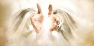 Dumnezeu este totul, să știți. Banii se pierd într-o zi, oamenii te uită și pleacă, dar Dumnezeu rămâne mereu lângă tine…