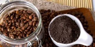 10 motive pentru a nu arunca zaţul de cafea. Iată cum îl putem utiliza!