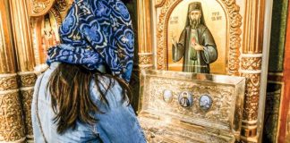 Când simți că totul îți merge rău și ai parte doar de supărări, rostește această Rugăciune folositoare către Sfântul Efrem !