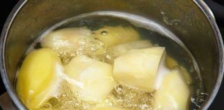 Apa în care ai fiert cartofii face minuni pentru sănătate, frumusețe și în bucătărie!