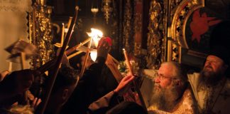 Ce puteri are lumânarea de la Înviere, când se aprinde şi la ce ne ajută!