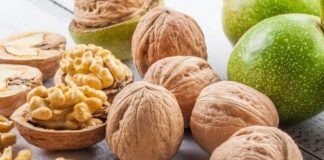 4 nuci pe zi previn apariția accidentului vascular cerebral, reduc riscul de diabet zaharat, protejează sănătatea oaselor, combat cancerul