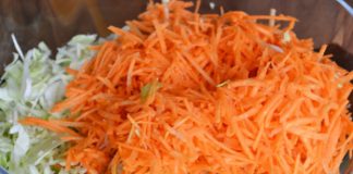 Salata de varză, țelină și morcovi te ajută să slăbești rapid, fără prea mult efort. Menține sănătatea arterelor, scade colesterolul rău, îmbunătățește vederea!