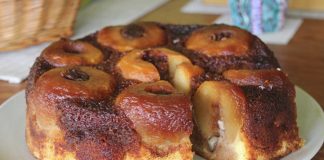 O prăjitură delicioasă pentru iubitorii de mere