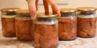 Carne de porc în suc propriu, la borcan – savuroasă și simplu de preparat!