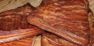 O rețetă excelentă, care trebuie încercată. Slănina obținută are un aspect de parcă ar fi fost afumată!