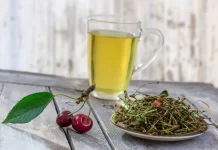 Ceaiul din codițe de cireşe – ajută la buna funcționare a rinichilor și are o mulțime de beneficii pentru organism