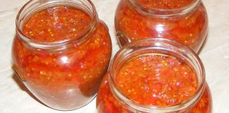 Zacuscă de gogoșari, simplă și rapidă – o adevărată bunătate!