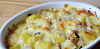 Cartofi cu șuncă și mozzarella la cuptor, o rețetă delicioasă și rapidă!